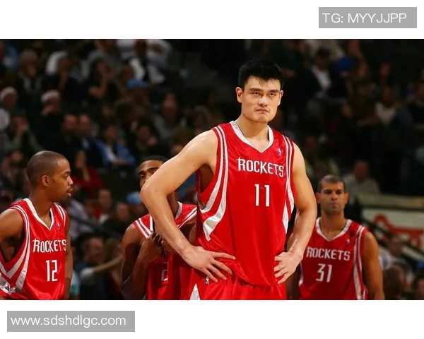 篮球明星J的传奇之路：从青涩少年到全球偶像的成长故事